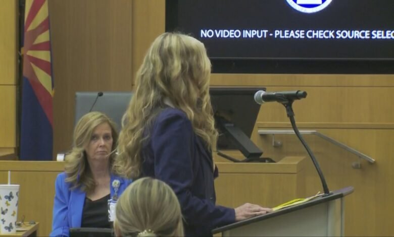`` Doomsday mom 'lori daybell delivers fence dishes in Murder Conspiracy Trial