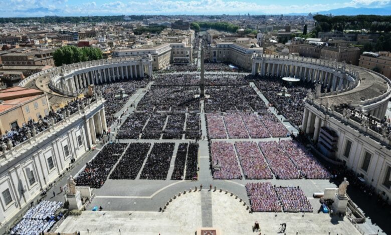 Key moments of the funeral of Pope Francis as mourning people offer farewell to the fire pontiff