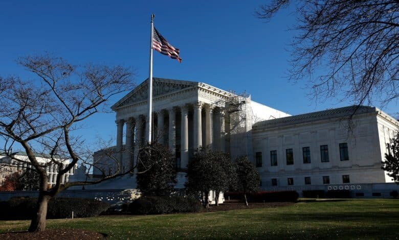 The Supreme Court allows Trump to implement the ban on transgender military services for the moment