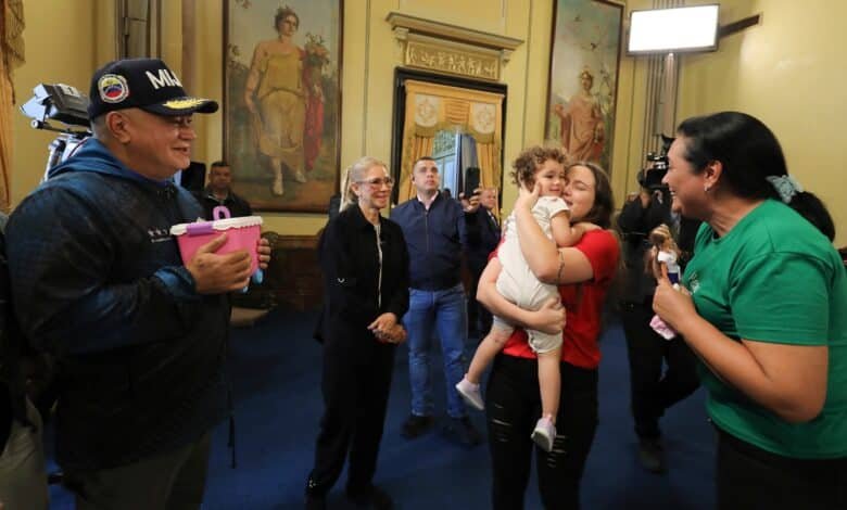The all-splendor who was kept in the United States after the parents' dismissal is returned to Venezuela